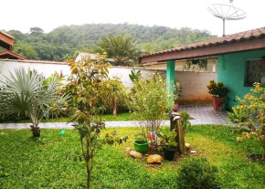 Casa com churrasqueira e WI-FI em Ubatuba